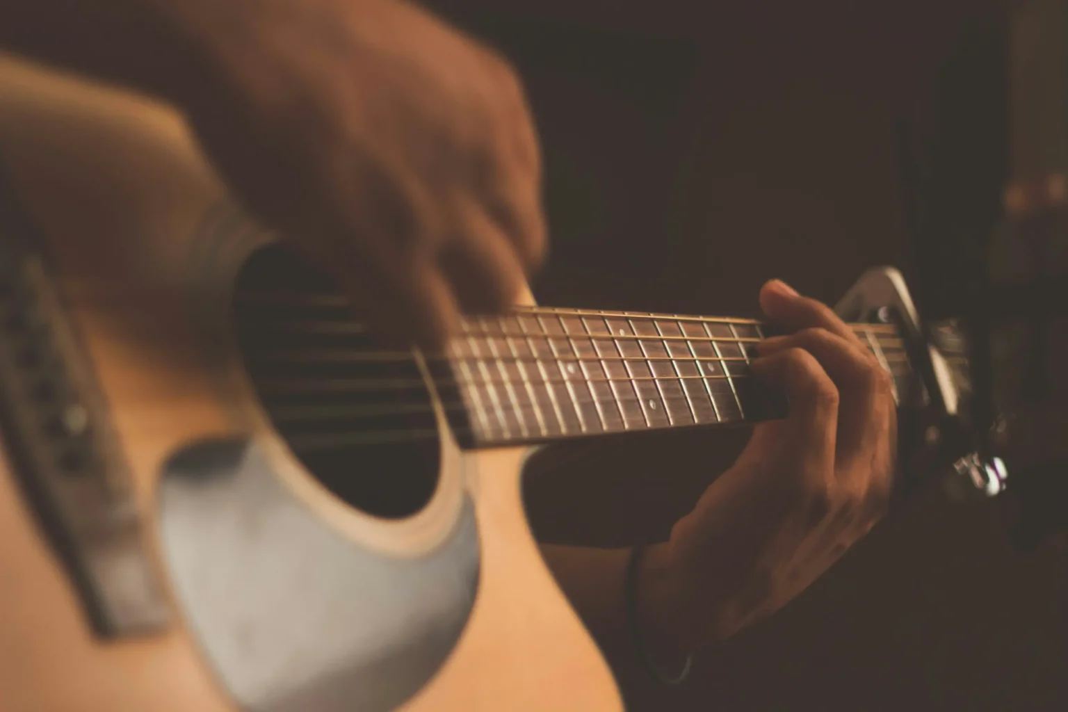 Musikschule Hochschwarzwald Musikinstrument Gitarre quer 2